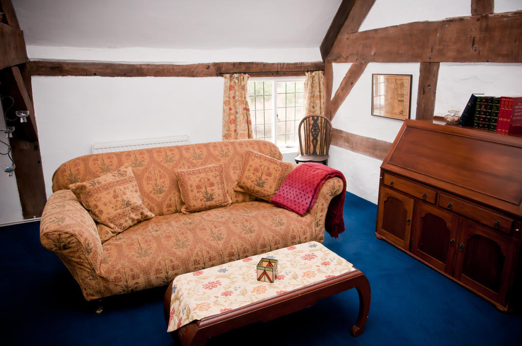 Walford Court Bed & Breakfast Leintwardine Стая снимка