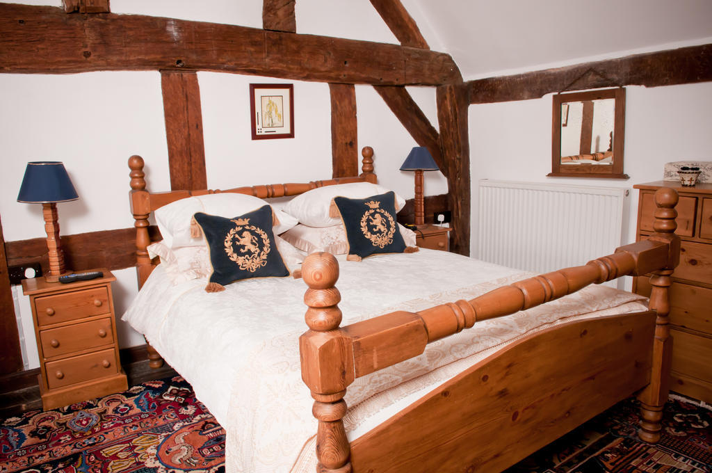 Walford Court Bed & Breakfast Leintwardine Стая снимка